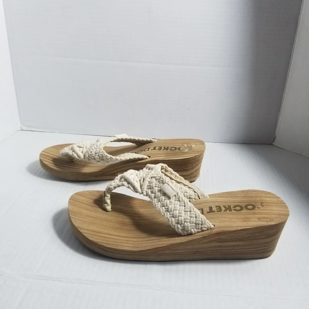 ROCKET DOG WEDGE SANDALS ESTIMATED SIZE 8